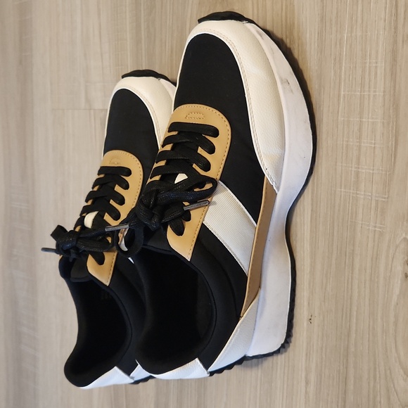 DV Dolce Vita Bettie sneakers - Picture 5 of 5